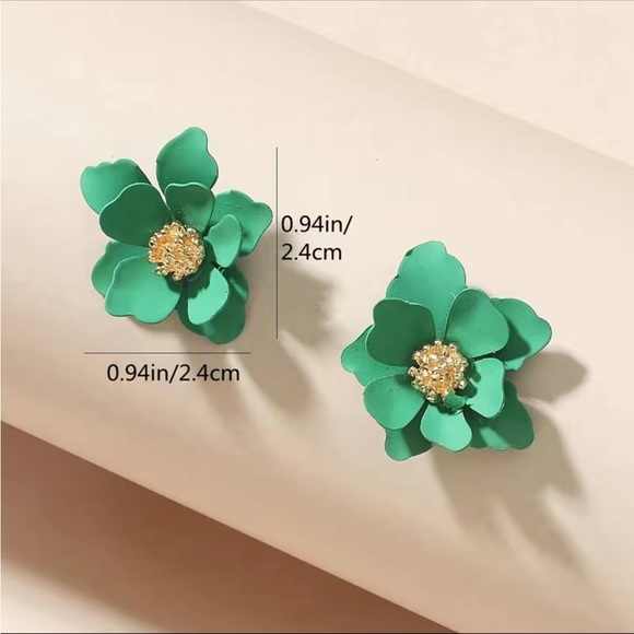 Minimalist Black and Gold Floral Stud Earrings - Picture 2 of 4